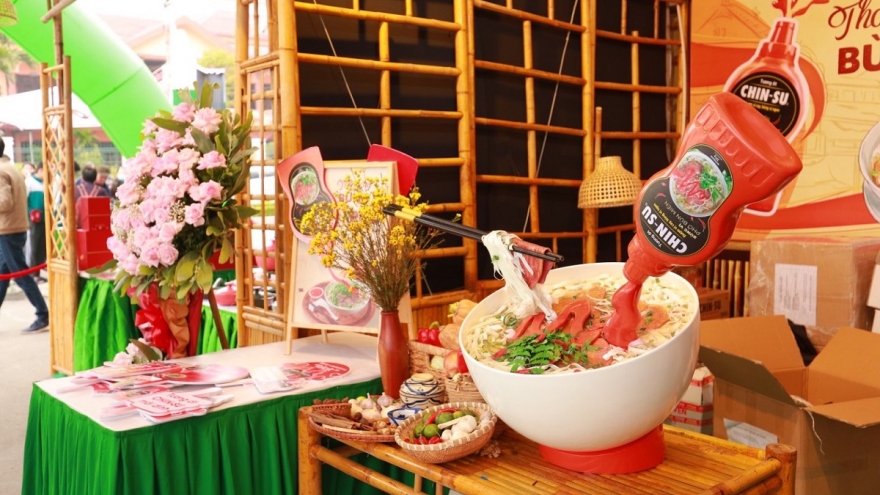 Tương ớt phở CHIN-SU thăng hoa vị phở trong không gian phở xưa