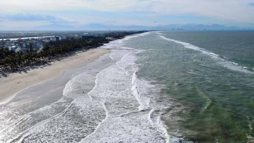 Phát hiện thi thể 2 người đàn ông trôi dạt vào bờ biển tỉnh Quảng Nam