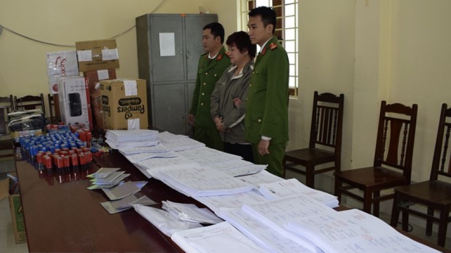 Triệt phá đường dây chuyên làm giả giấy khám sức khỏe, giấy ra viện