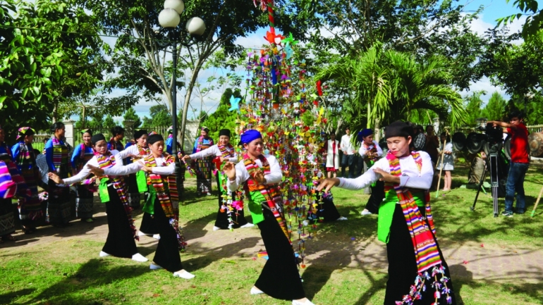 Lễ hội Kin Chiêng Boọc Mạy làng Roộc Răm