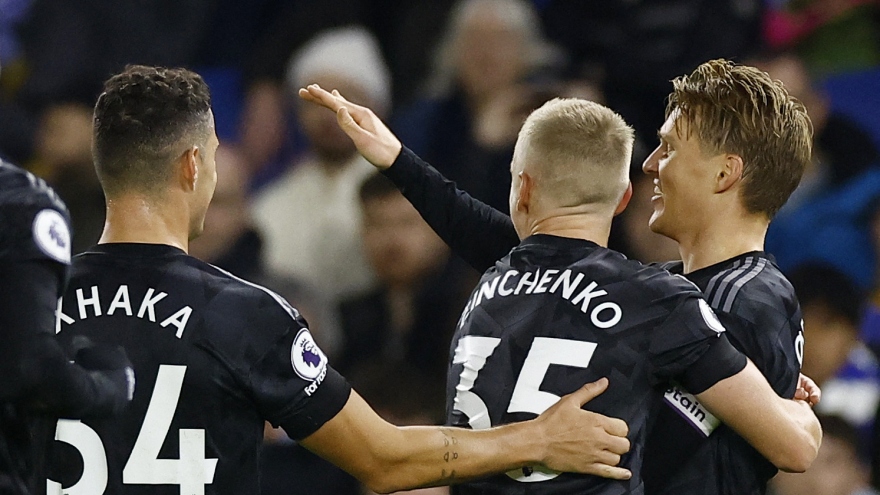 Thắng dễ 4-2 trên sân Brighton, Arsenal độc chiếm ngôi đầu Ngoại hạng Anh