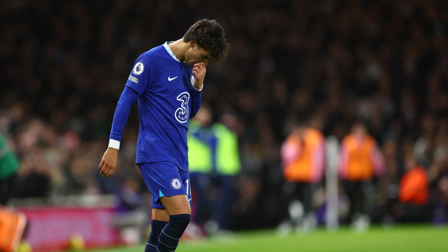 Tân binh Felix nhận thẻ đỏ, Chelsea tiếp tục mạch trận ''thảm họa''