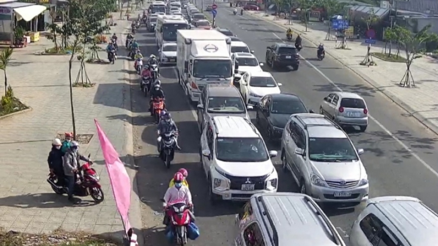 Kẹt xe cầu Rạch Miễu kéo dài, gây thiệt hại cho ngành du lịch