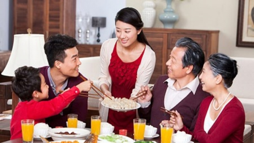 Nặng gánh nhà chồng