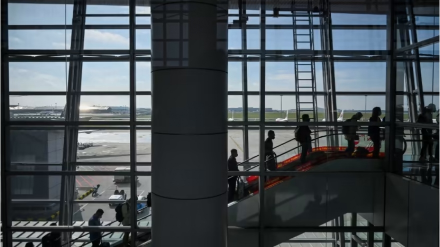 Malaysia thiết lập làn đường nhập cảnh đặc biệt dành cho du khách Trung Quốc