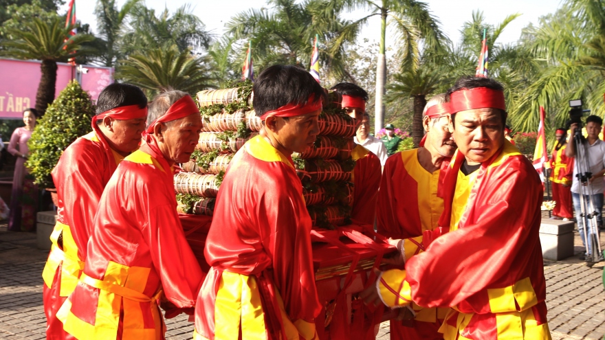 TP.HCM dâng cúng bánh tét lên Quốc tổ Hùng Vương dịp Tết Quý Mão 2023