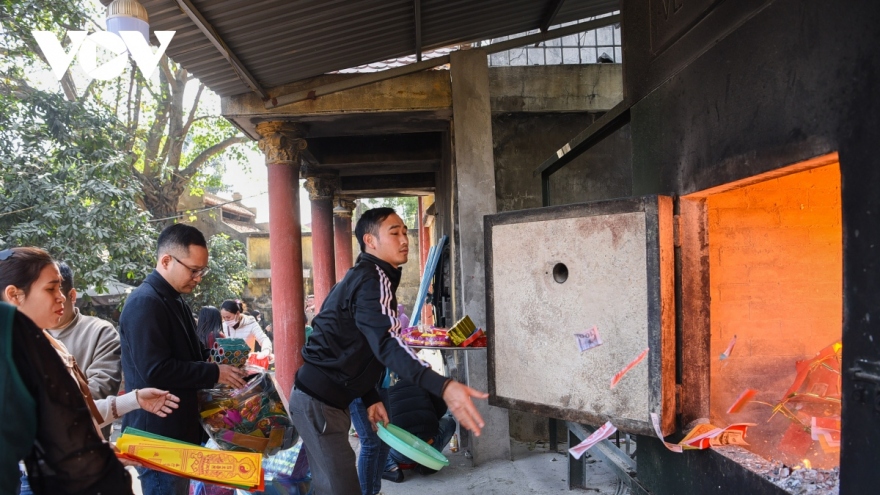 Lễ hội đầu xuân và vấn đề bảo vệ môi trường