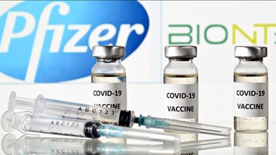Pfizer dự kiến sụt giảm doanh số bán vaccine và thuốc điều trị Covid-19