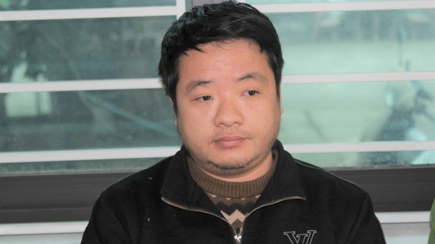 Bắt phó giám đốc và kiểm định viên trung tâm đăng kiểm ở Nghệ An