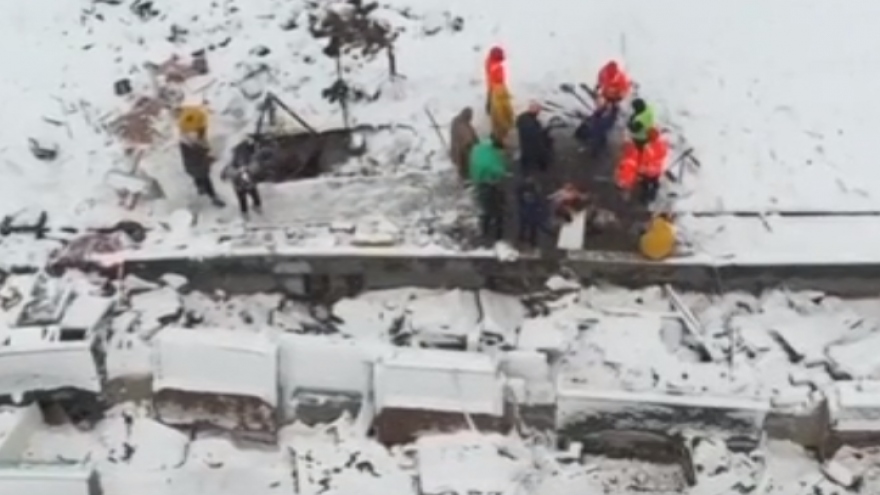 Cứu hộ tại Thổ Nhĩ Kỳ và Syria gặp khó khăn do tuyết rơi