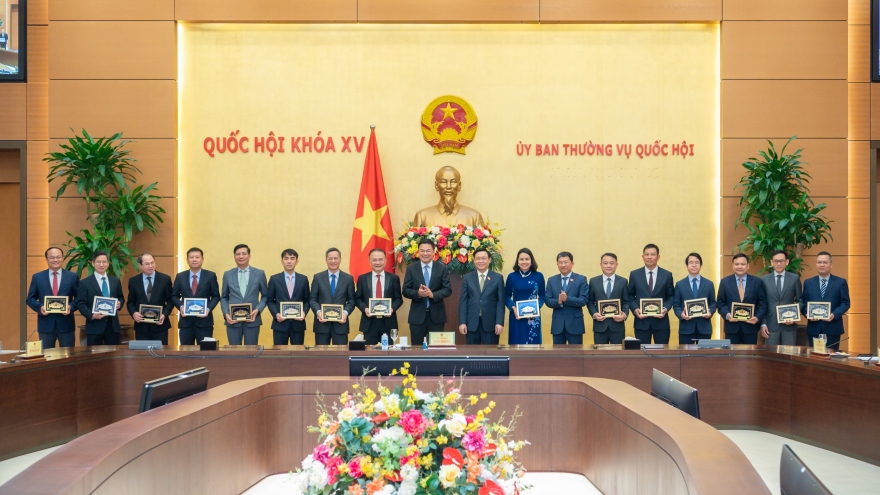 Chủ tịch Quốc hội tiếp Trưởng các Cơ quan đại diện của Việt Nam ở nước ngoài
