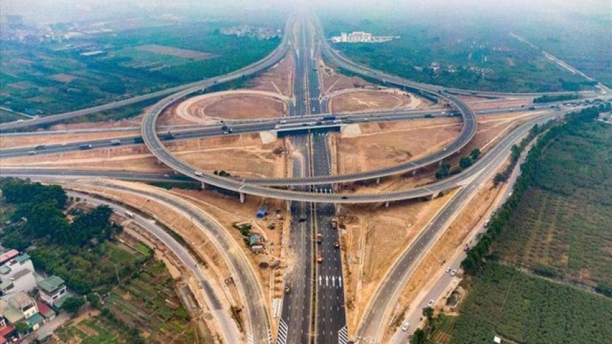 Khẩn trương hoàn thiện thủ tục các dự án bố trí kế hoạch đầu tư công trung hạn