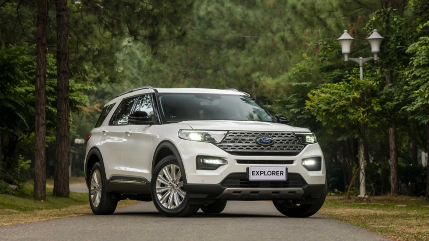 Ford Explorer giảm giá gần nửa tỷ đồng dịp gần Tết