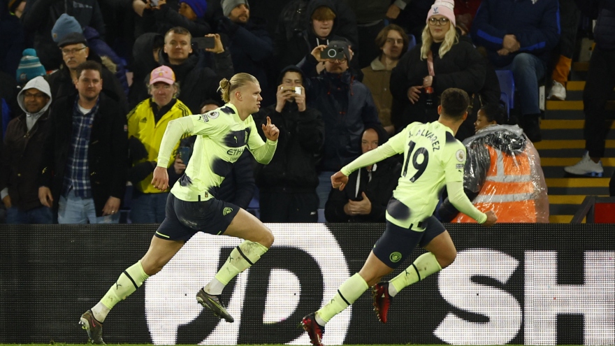 "Quái vật" Erling Haaland ghi bàn, Man City thắng nhọc Crystal Palace