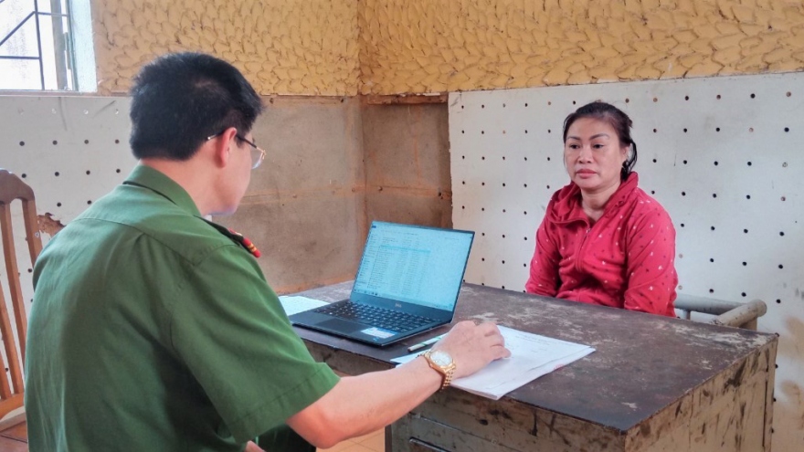 Nữ hiệu trưởng bị bắt vì lập khống chứng từ rút tiền ăn của học sinh