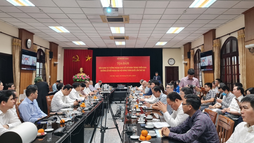 Vận dụng tư tưởng ngoại giao HCM trong triển khai đường lối đối ngoại của Đảng