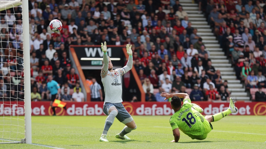 Casemiro lập siêu phẩm, MU nhọc nhằn "vượt ải" Bournemouth