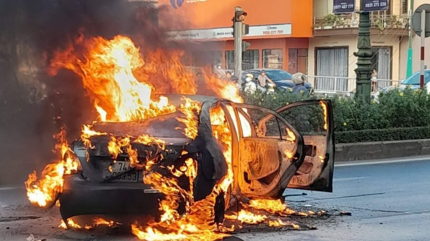 Ứng phó nếu xảy ra cháy ô tô, xe máy trong những ngày nắng nóng