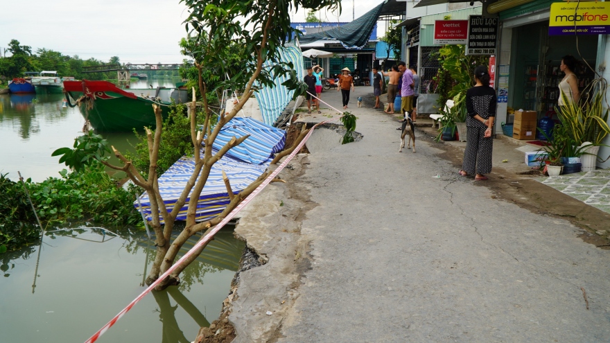 Tiếp tục sạt lở bờ sông nghiêm trọng ở Đồng Tháp