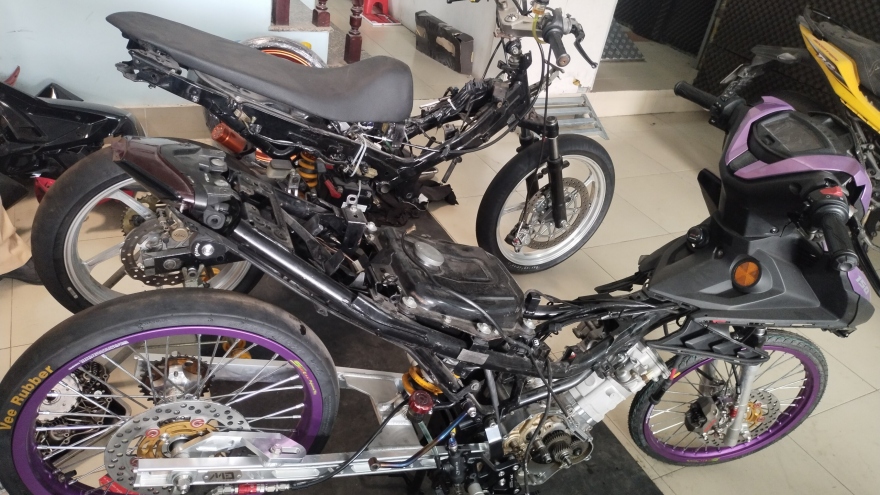 Đột kích các “lò” độ xe, Công an TP.HCM phát hiện hàng loạt vi phạm