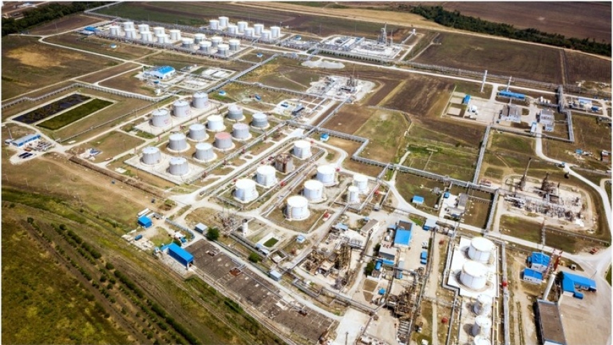 Nhà máy lọc dầu của Nga lại bị UAV tấn công