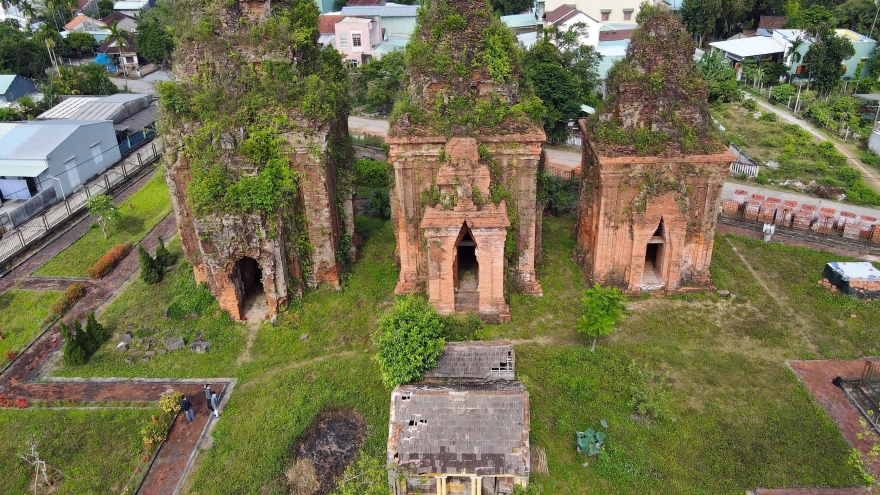 Tháp Chăm Khương Mỹ ngàn năm tuổi bị muối hoá sau khi tốn 12,6 tỷ đồng trùng tu