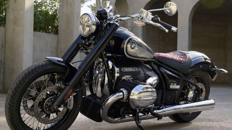 Ảnh chi tiết BMW R18 100 Years Edition giá gần 1 tỷ đồng