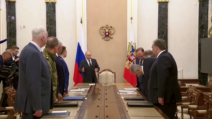 Tổng thống Nga Putin họp với các quan chức an ninh cấp cao sau vụ nổi loạn của Wagner