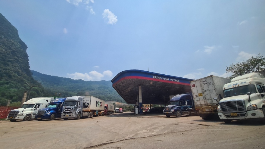 "Dừng đưa hàng hóa qua Cửa khẩu Cha Lo" - Hải quan Quảng Bình nói gì?