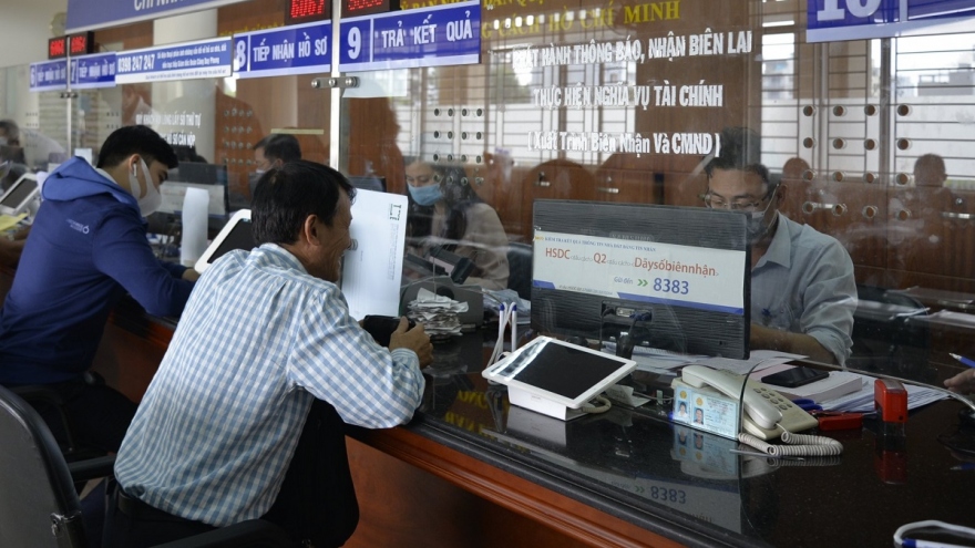 TP.HCM tăng thu 15,8 tỷ đồng sau 1 tháng tăng phí làm giấy tờ nhà đất