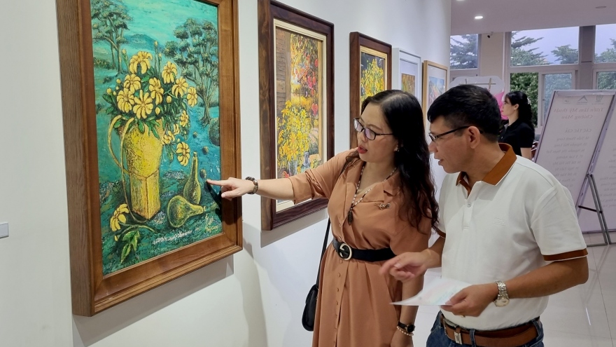 Đắk Lắk khai mạc Triển lãm mỹ thuật Chiêng màu