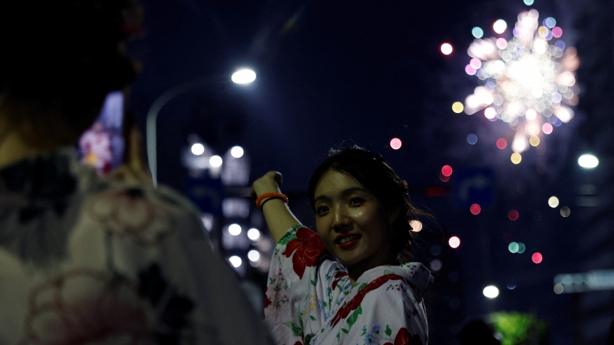 Lễ hội pháo hoa nổi tiếng Tokyo trở lại với lượng khách kỷ lục