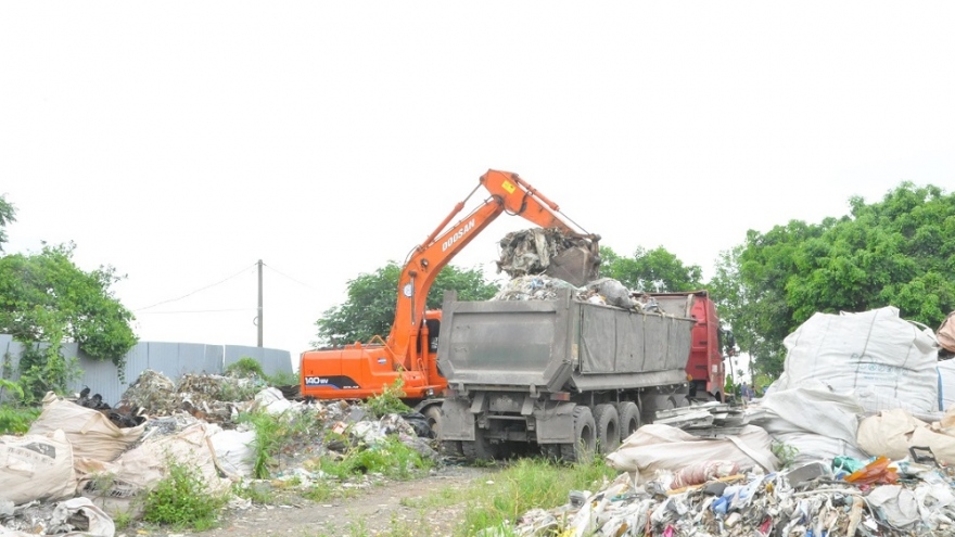 Đổ hơn 350 tấn rác thải ra môi trường, 1 đối tượng ở Hải Dương bị khởi tố