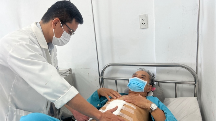 Cắt gan thành công cứu sống bệnh nhân ung thư gan và suy tim nặng