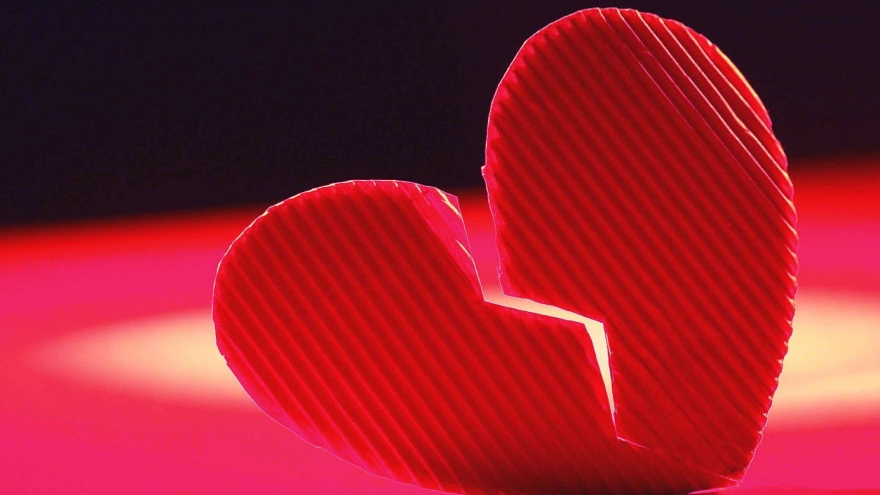 Biết tôi là trẻ mồ côi, mẹ người yêu muốn tôi phải chia tay anh ấy