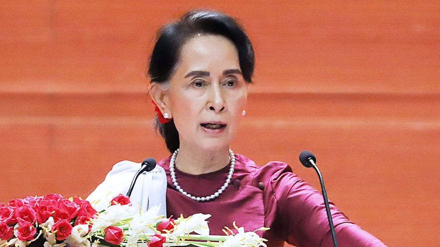 Bà Aung San Suu Kyi được ân xá một phần án phạt tù