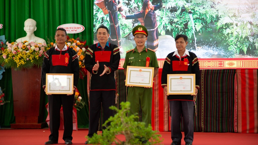 Những đảng viên người Ê đê gương mẫu ở Ea Tul