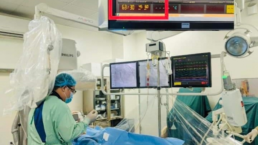 Sau tiệc cưới, 2 người đàn ông dùng dao giải quyết mâu thuẫn