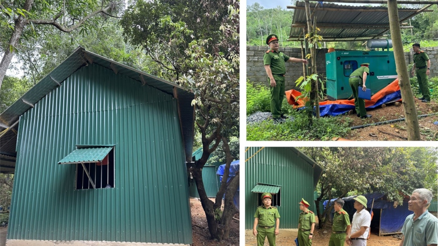 Bắt quả tang nhóm người dựng lán, đào hầm vào lòng đất để khai thác vàng trái phép