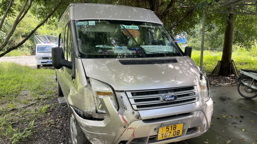 Lâm Đồng: Phát hiện một người đàn ông tử vong trong ô tô 16 chỗ