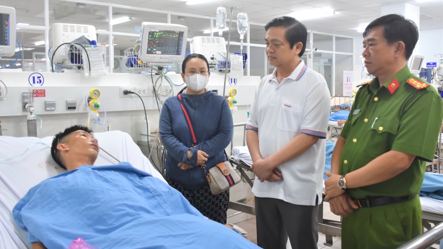 Khen thưởng 3 cán bộ công an dũng cảm truy bắt đối tượng gây rối