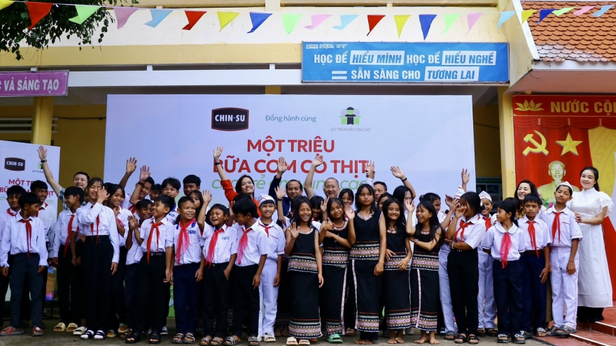 CHIN-SU tài trợ “Một triệu bữa cơm có thịt” cho trẻ vùng cao