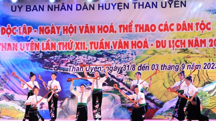 Lai Châu khai mạc chương trình nghệ thuật mừng Tết Độc lập 2/9