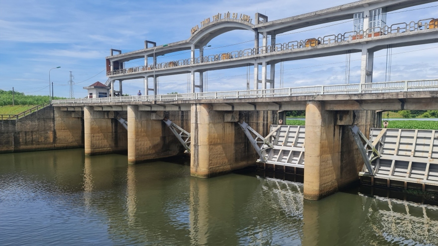 Yêu cầu giải quyết dứt điểm ô nhiễm trên sông Sa Lung