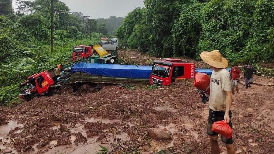 Vì sao hàng hoá thông quan qua cửa khẩu Cầu Treo giảm mạnh?