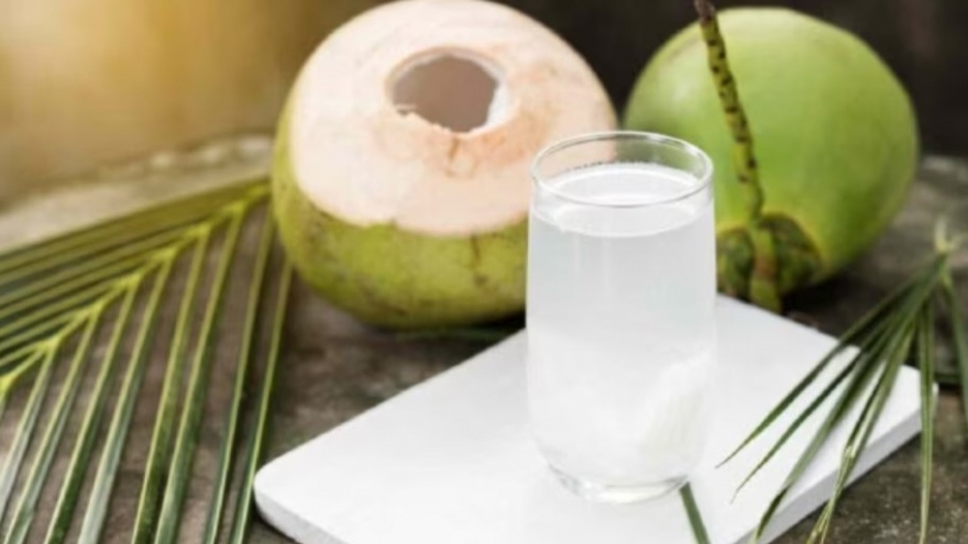 Tác dụng phụ của việc uống nước dừa, bạn có biết?