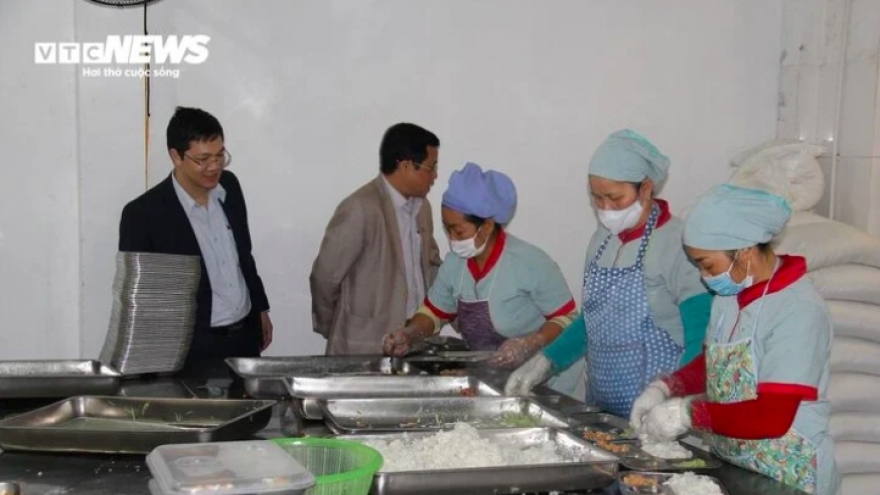 Giá xăng, gas, thực phẩm tăng cao, người dân, doanh nghiệp oằn mình chống chịu