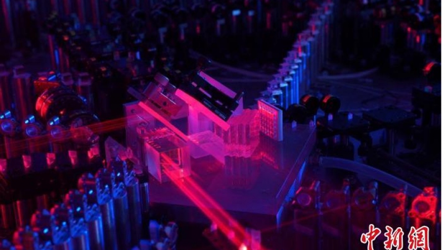 Máy tính lượng tử tốc độ tính toán nhanh gấp 100 tỷ lần siêu máy tính