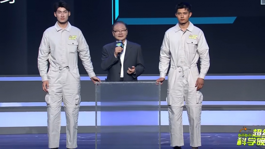 Nhà khoa học Trung Quốc trình diễn khả năng “tàng hình” bằng vật liệu đặc biệt