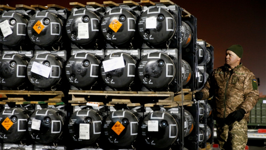 Nhà Trắng lại nóng "cuộc chiến" viện trợ cho Ukraine